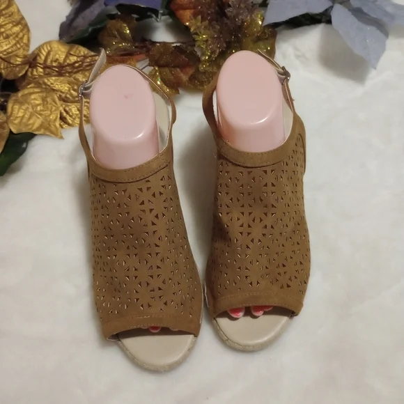 Sandals shoes for women size 10 - Picture 1 of 4